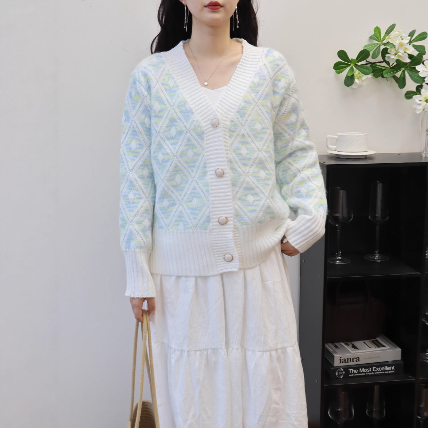 Retro Gentle Style Diamond Knit Cardigan Women Loose V-Neck Versatile Age-Reducing Sweater Jacket