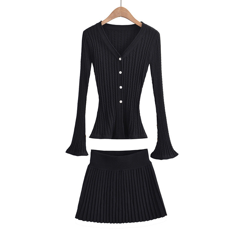 Elastic thread groove V-neck long sleeved knitted cardigan pleated skirt