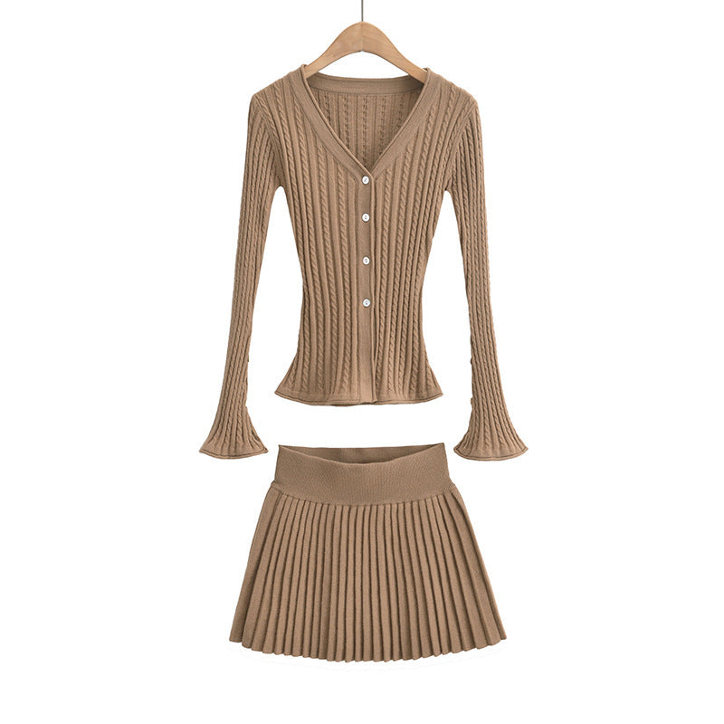 Elastic thread groove V-neck long sleeved knitted cardigan pleated skirt